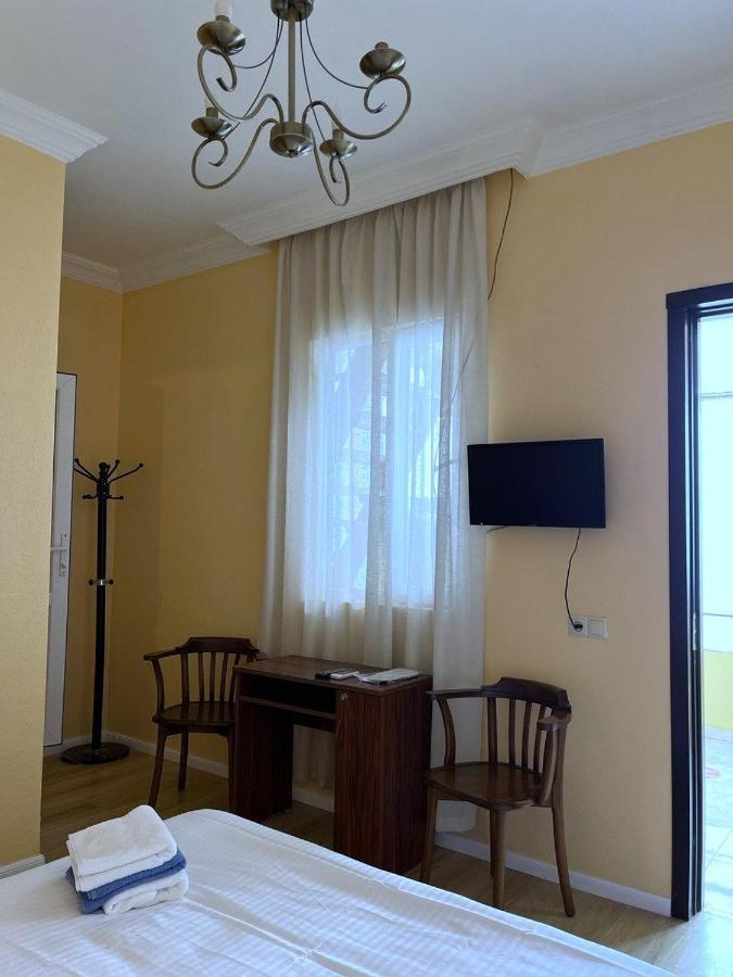 Old Clty Hotel Batumi Zewnętrze zdjęcie