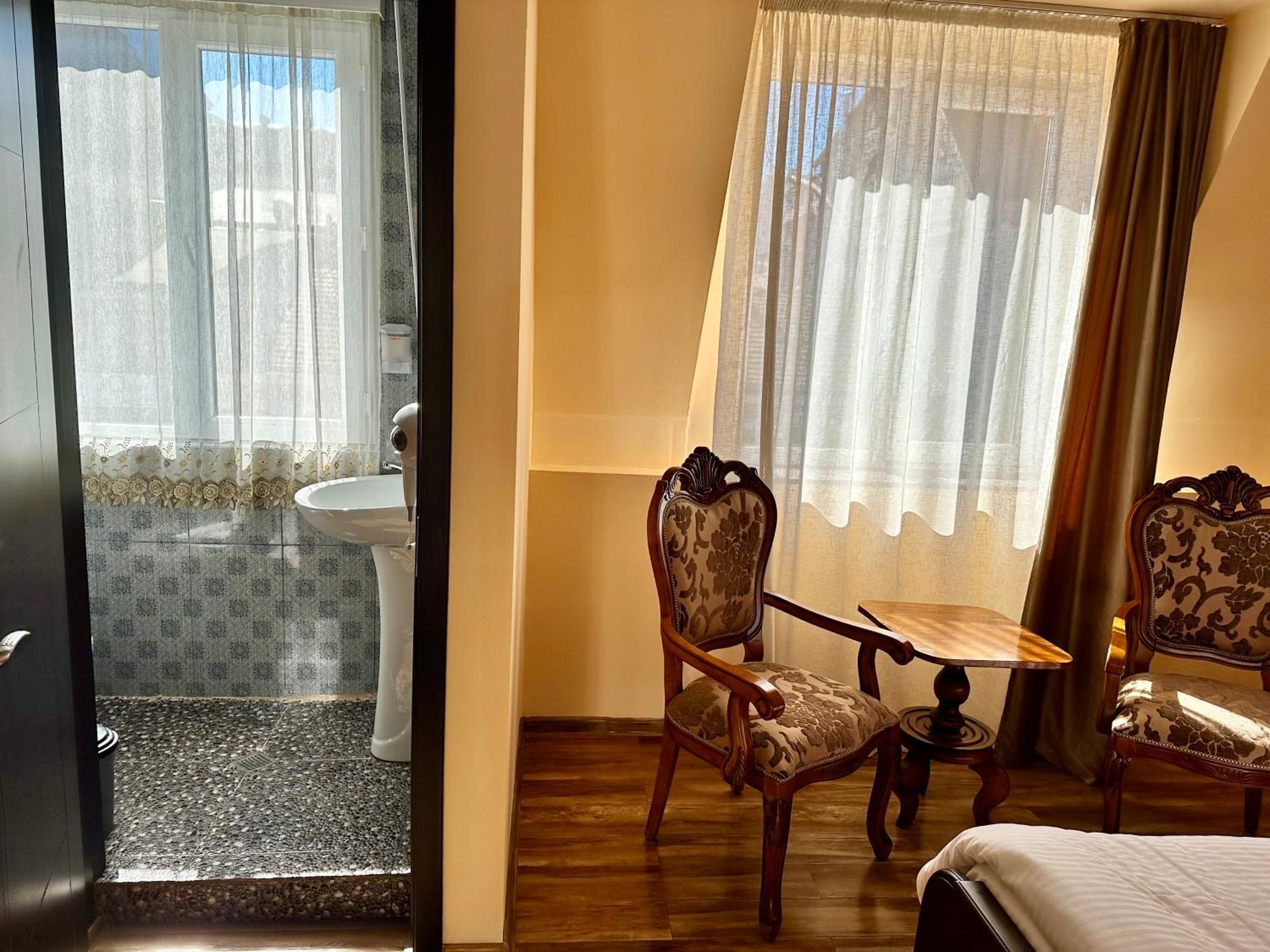 Old Clty Hotel Batumi Zewnętrze zdjęcie