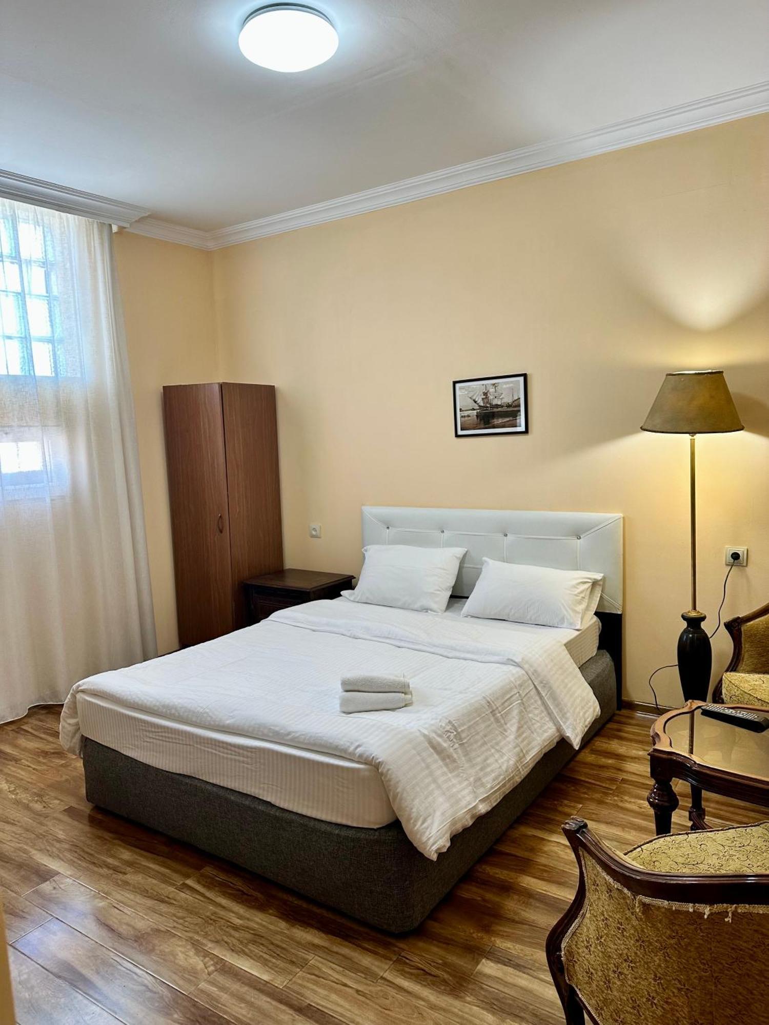 Old Clty Hotel Batumi Zewnętrze zdjęcie